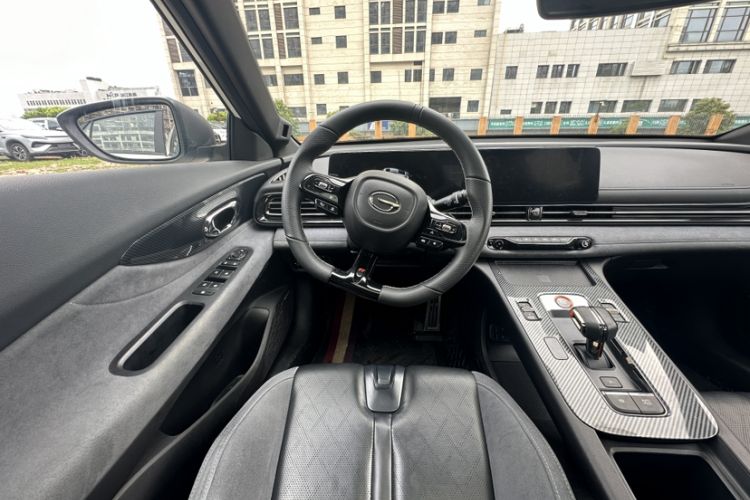 Used GAC Trumpchi EMPOW 2023 400T Automatic R MAX Interior 2