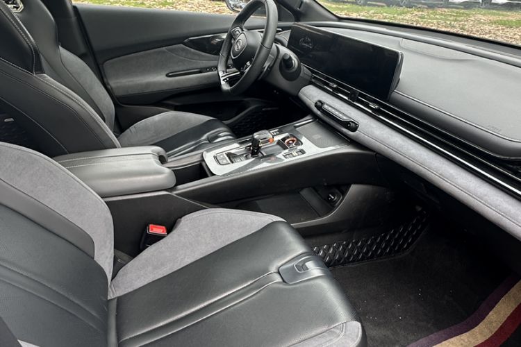 Used GAC Trumpchi EMPOW 2023 400T Automatic R MAX Interior 5