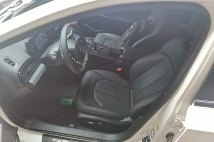 Used GAC Trumpchi EMPOW 2023 270T DCT J15 Version Left Front Seat