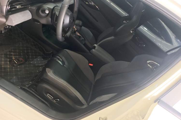 Used GAC Trumpchi EMPOW 2023 400T Automatic R PRO Left Front Seat