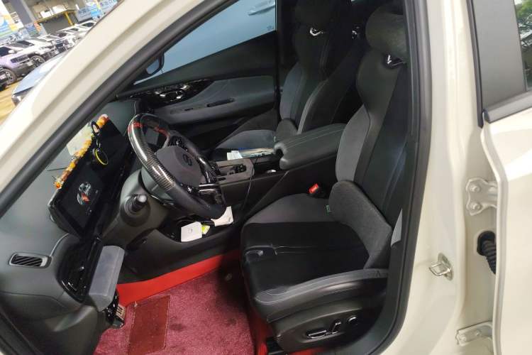 Used GAC Trumpchi EMPOW 2023 400T Automatic R MAX Left Front Seat