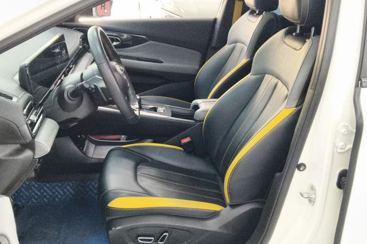 Used GAC Trumpchi EMPOW 2023 270T DCT J15 Version Left Front Seat