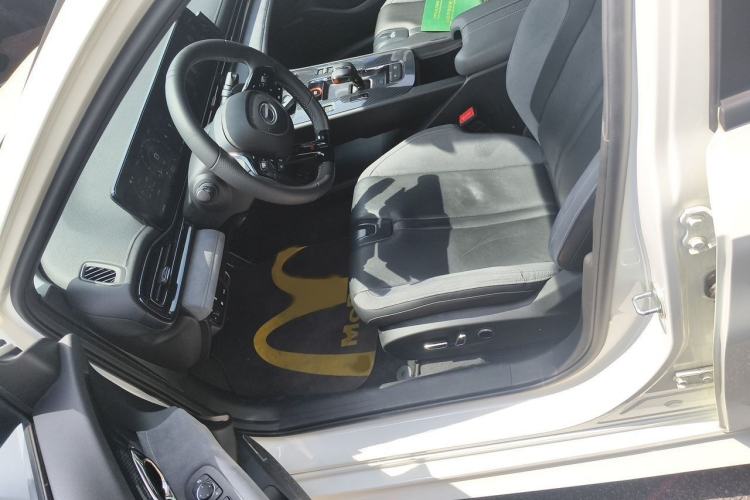 Used GAC Trumpchi EMPOW 2023 400T Automatic R MAX Left Front Seat