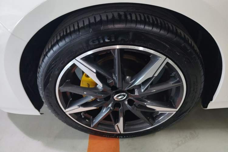 Used GAC Trumpchi EMPOW 2023 270T DCT J16 Version Left Front Wheel Hub