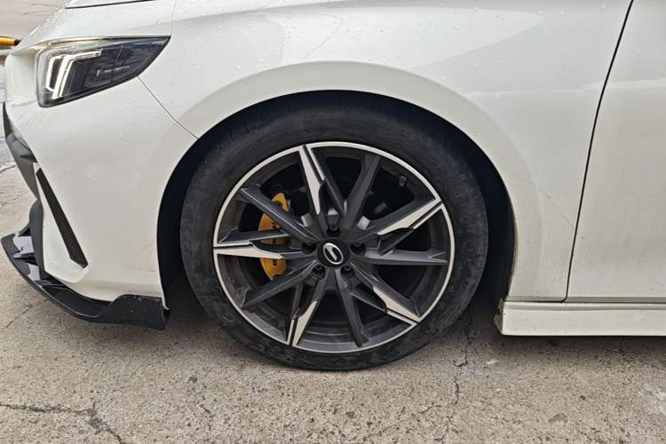 Used GAC Trumpchi EMPOW 2023 270T DCT J15 Version Left Front Wheel Hub