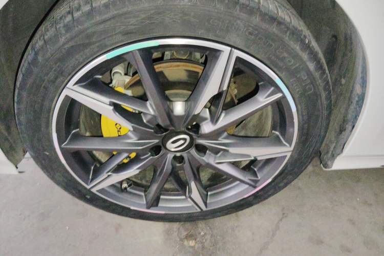 Used GAC Trumpchi EMPOW 2023 270T DCT J15 Version Left Front Wheel Hub