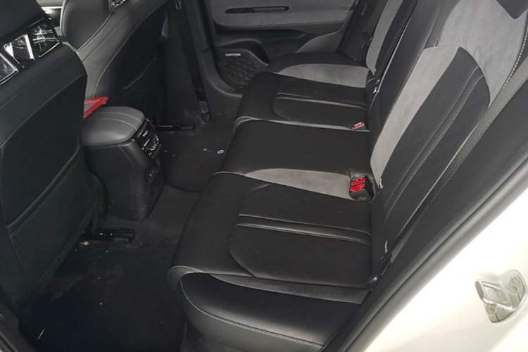 Used GAC Trumpchi EMPOW 2023 400T Automatic R MAX Left Rear Seat