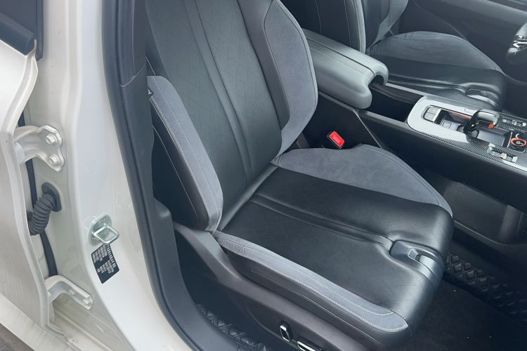 Used GAC Trumpchi EMPOW 2023 400T Automatic R MAX Right Front Seat