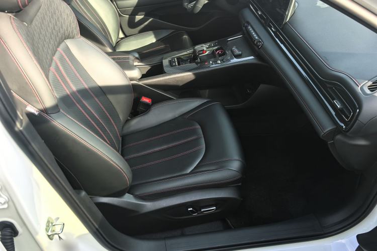 Used GAC Trumpchi EMPOW 2023 270T DCT J16 Version Right Front Seat
