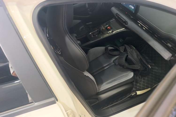 Used GAC Trumpchi EMPOW 2023 400T Automatic R PRO Right Front Seat