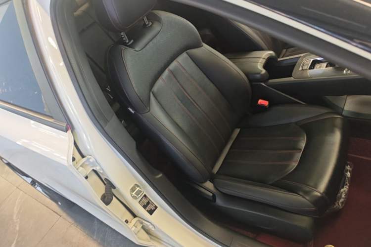 Used GAC Trumpchi EMPOW 2023 270T DCT J15 Version Right Front Seat