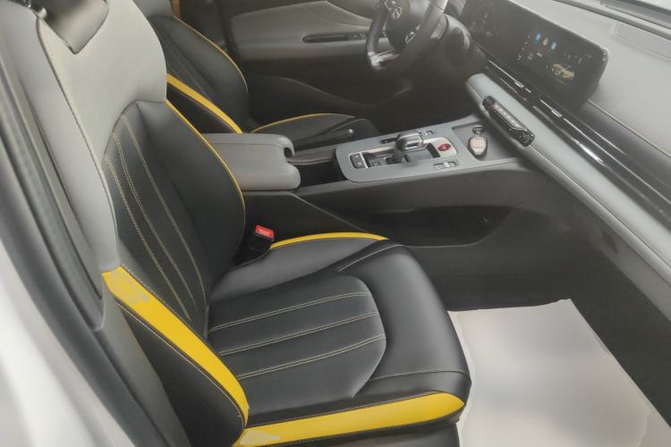 Used GAC Trumpchi EMPOW 2023 Shadow Leopard H High-Energy Hybrid Edition Right Front Seat