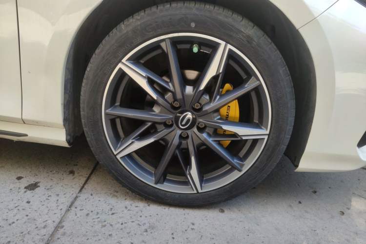 Used GAC Trumpchi EMPOW 2023 270T DCT J16 Version Right Front Wheel Hub
