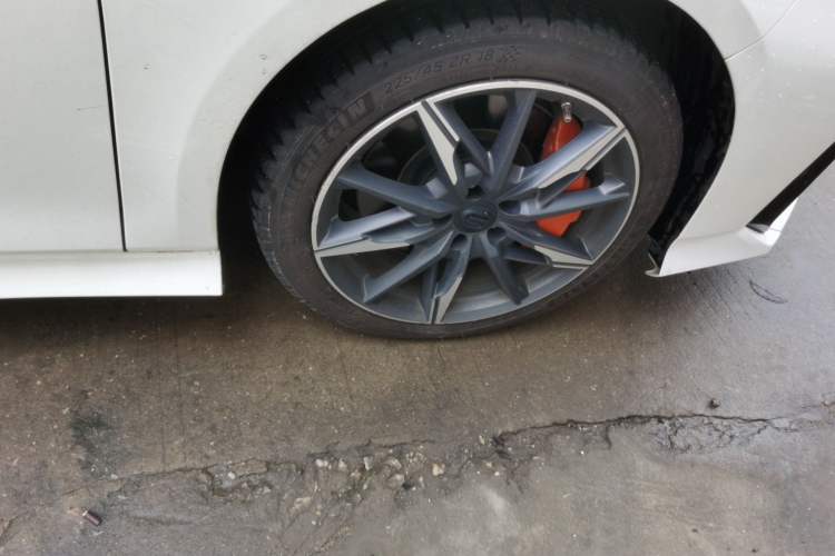 Used GAC Trumpchi EMPOW 2023 400T Automatic R PRO Right Front Wheel Hub