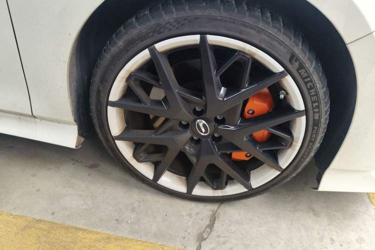 Used GAC Trumpchi EMPOW 2023 400T Automatic R MAX Right Front Wheel Hub