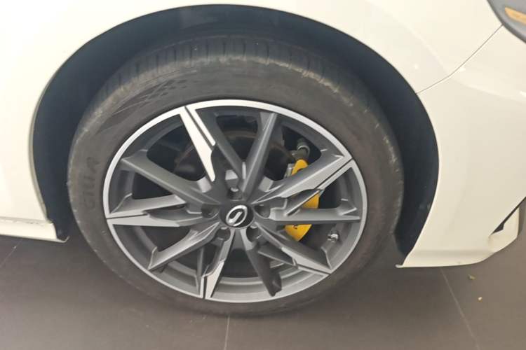 Used GAC Trumpchi EMPOW 2023 270T DCT J11 Version Right Front Wheel Hub
