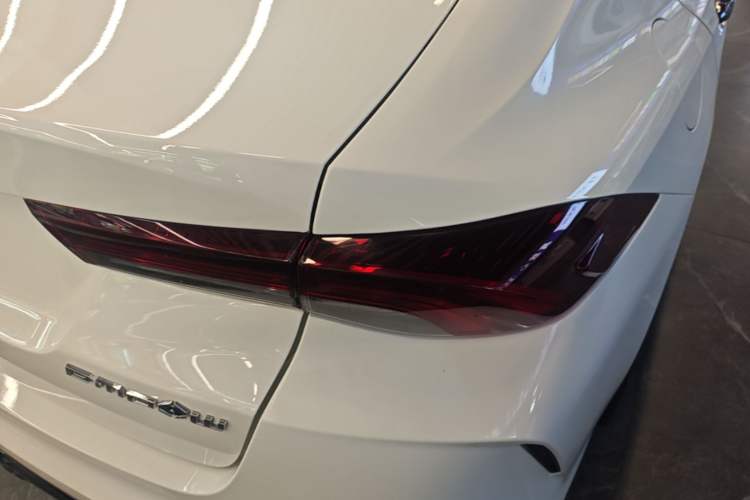 Used GAC Trumpchi EMPOW 2023 270T DCT J15 Version Right Rear Taillight