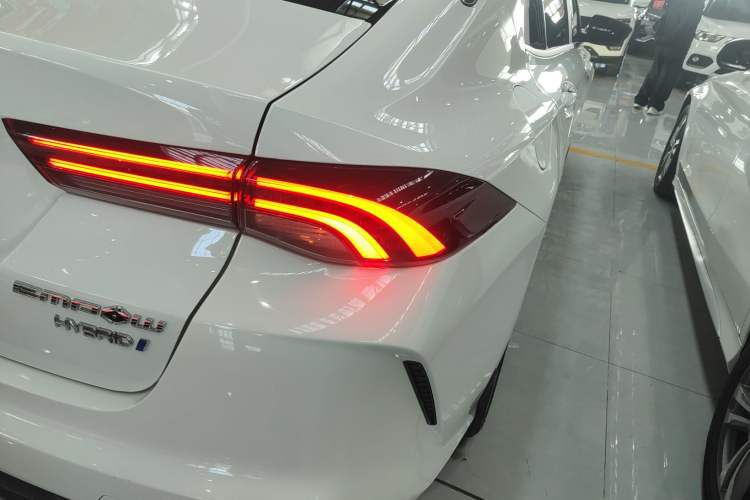 Used GAC Trumpchi EMPOW 2023 Shadow Leopard H High-Energy Hybrid Edition Right Rear Taillight