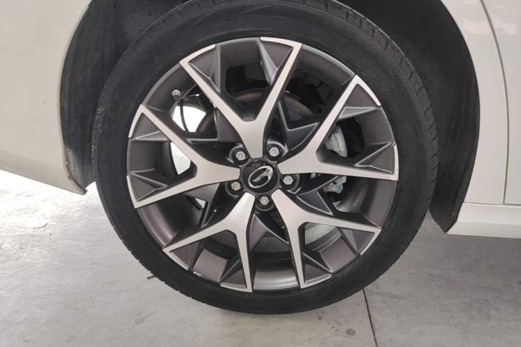 Used GAC Trumpchi EMPOW 2023 Shadow Leopard H High-Energy Hybrid Edition Right Rear Wheel Hub