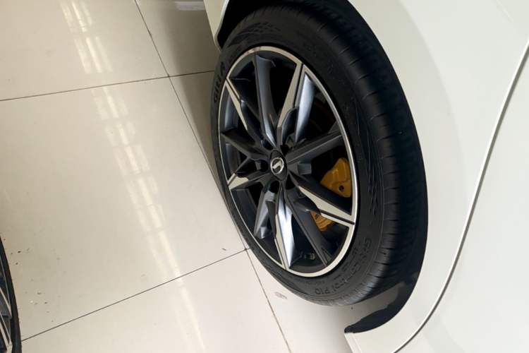 Used GAC Trumpchi EMPOW 2023 270T DCT J15 Version Right Rear Wheel Hub