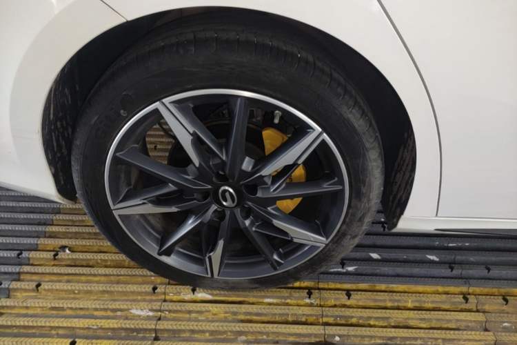 Used GAC Trumpchi EMPOW 2023 270T DCT J16 Version Right Rear Wheel Hub