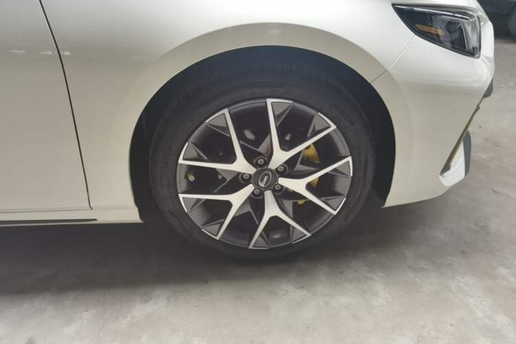 Used GAC Trumpchi EMPOW 2023 270T DCT J15 Version Right Rear Wheel Hub