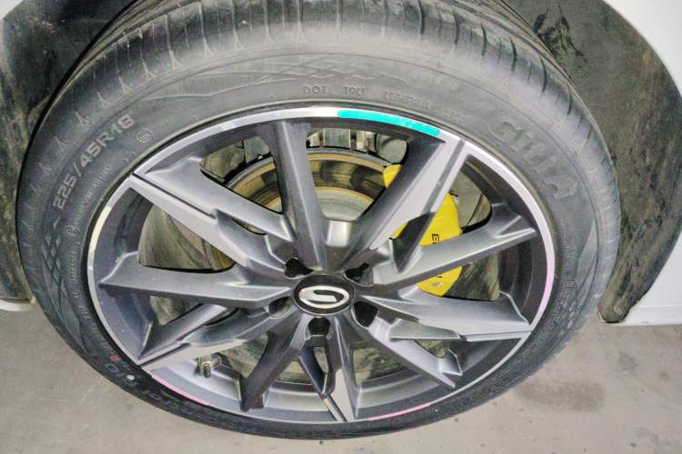 Used GAC Trumpchi EMPOW 2023 270T DCT J15 Version Right Rear Wheel Hub