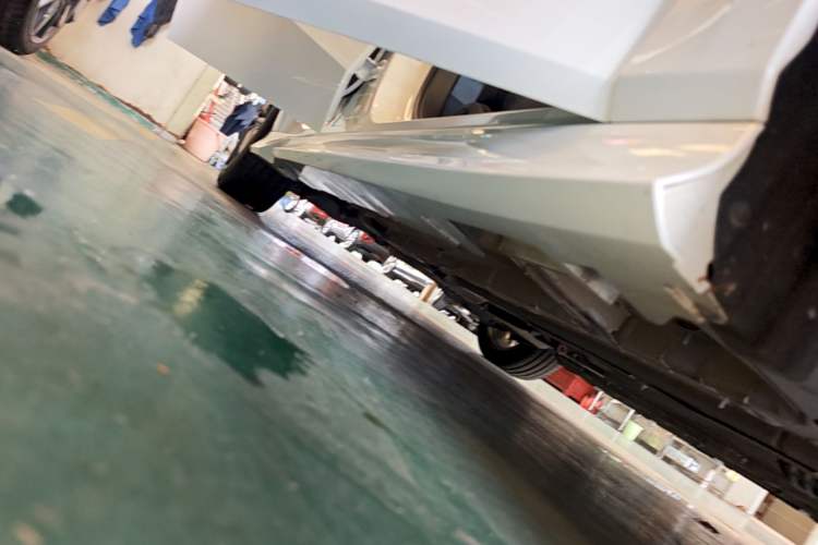 Used GAC Trumpchi EMPOW 2023 400T Automatic R PRO Right Side Sill