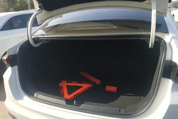 Used GAC Trumpchi EMPOW 2023 Shadow Leopard H High-Energy Hybrid Edition Trunk