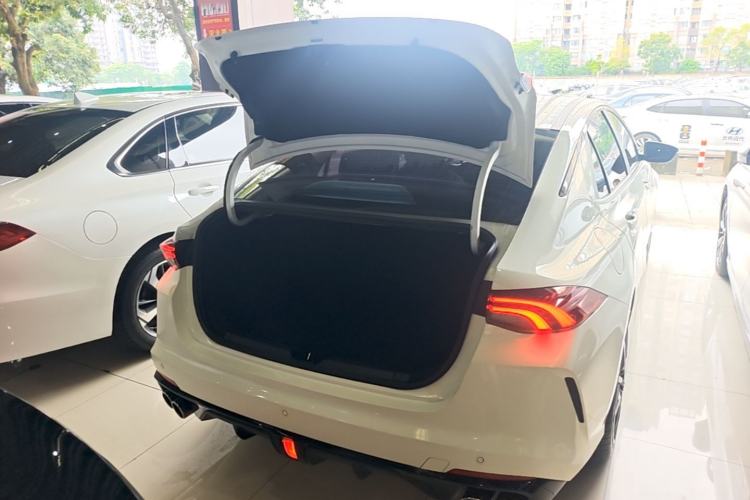 Used GAC Trumpchi EMPOW 2023 270T DCT J15 Version Trunk