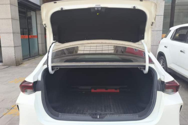 Used GAC Trumpchi EMPOW 2023 270T DCT J16 Version Trunk