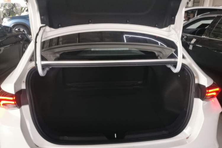 Used GAC Trumpchi EMPOW 2023 270T DCT J15 Version Trunk