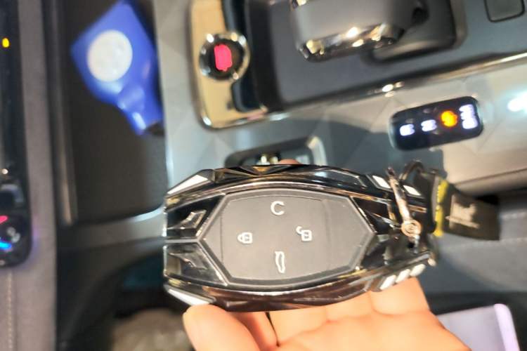 Used GAC Trumpchi EMPOW 2023 400T Automatic R PRO Vehicle Key