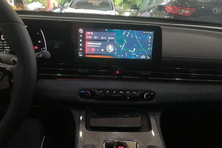 Used GAC Trumpchi EMPOW 2024 400T Automatic Yingbao R PRO Edition Audio And AC Panel