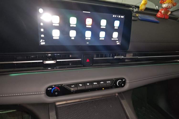 Used GAC Trumpchi EMPOW 2024 270T DCT Yingbao R-Style Edition Audio And AC Panel