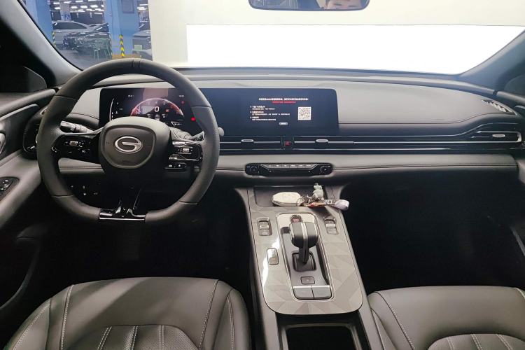 Used GAC Trumpchi EMPOW 2024 270T DCT Yingbao S Edition Center Console