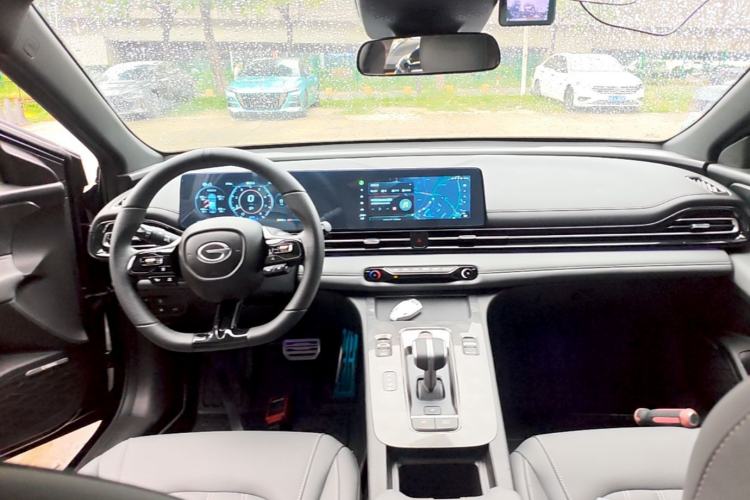 Used GAC Trumpchi EMPOW 2024 270T DCT Yingbao R-Style Edition Center Console