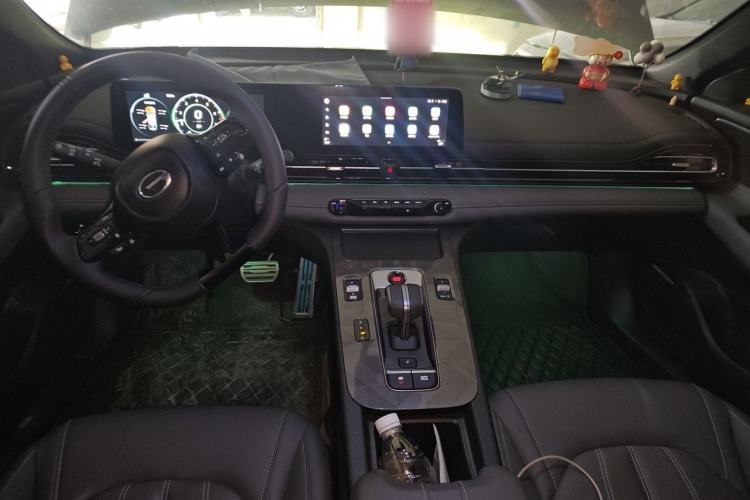 Used GAC Trumpchi EMPOW 2024 270T DCT Yingbao R-Style Edition Center Console