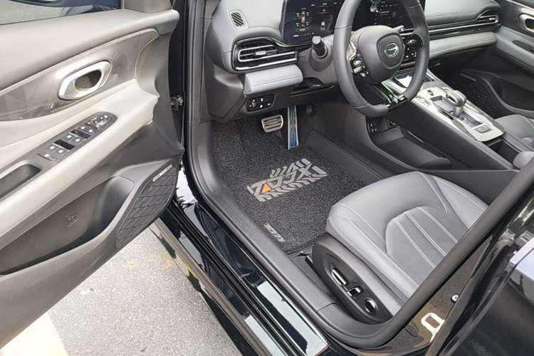 Used GAC Trumpchi EMPOW 2024 270T DCT Yingbao R-Style Edition Driver Seat