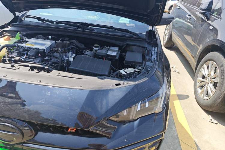 Used GAC Trumpchi EMPOW 2024 270T DCT Yingbao R-Style Edition Engine Bay Left