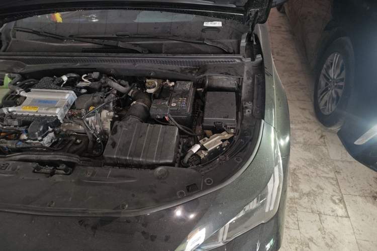 Used GAC Trumpchi EMPOW 2024 270T DCT Yingbao R-Style Edition Engine Bay Left