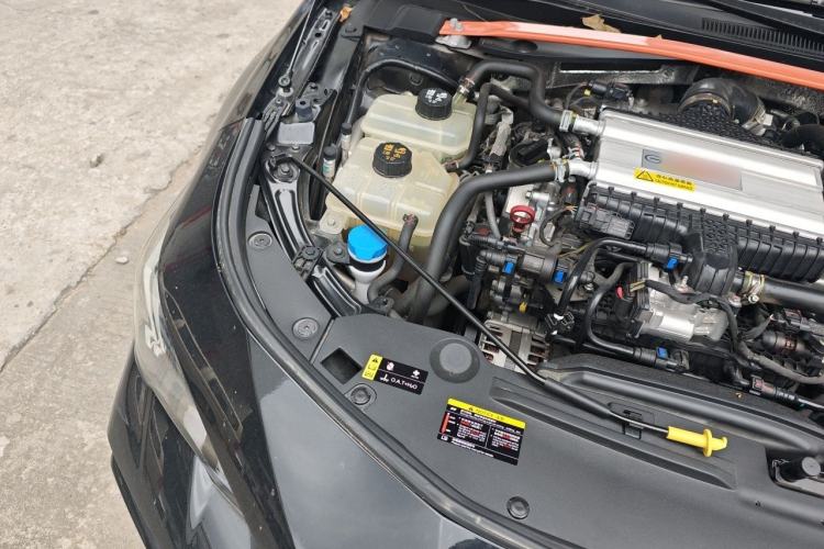 Used GAC Trumpchi EMPOW 2024 400T Automatic Yingbao R MAX Edition Engine Bay Right
