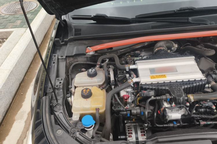 Used GAC Trumpchi EMPOW 2024 400T Automatic Yingbao R PRO Edition Engine Bay Right