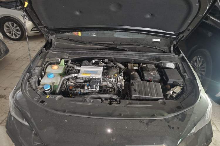 Used GAC Trumpchi EMPOW 2024 270T DCT Yingbao R-Style Edition Engine Bay