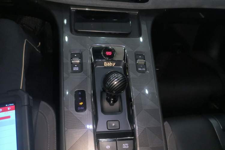Used GAC Trumpchi EMPOW 2024 400T Automatic Yingbao R PRO Edition Gear Lever