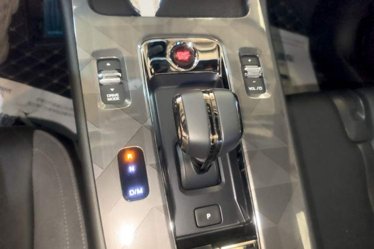 Used GAC Trumpchi EMPOW 2024 400T Automatic Yingbao R PRO Edition Gear Lever
