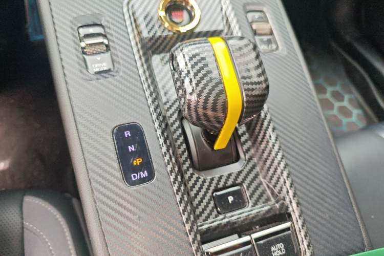 Used GAC Trumpchi EMPOW 2024 400T Automatic Yingbao R MAX Edition Gear Lever