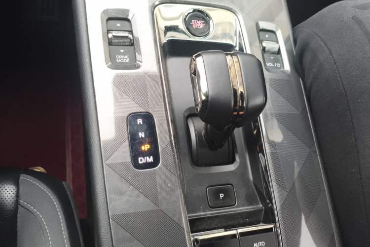 Used GAC Trumpchi EMPOW 2024 400T Automatic Yingbao R PRO Edition Gear Lever