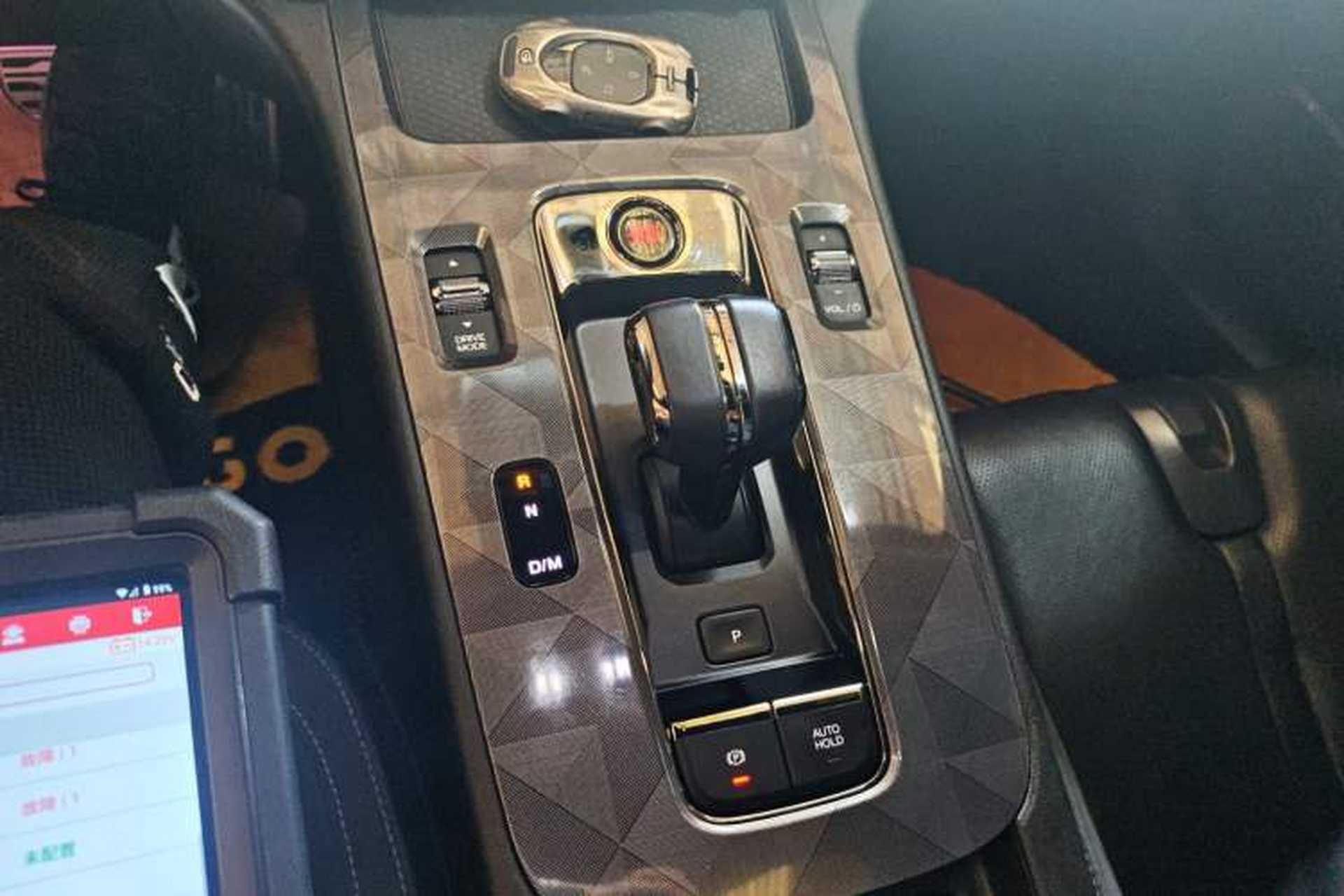Used GAC Trumpchi EMPOW 2024 400T Automatic Yingbao R PRO Edition Gear Lever