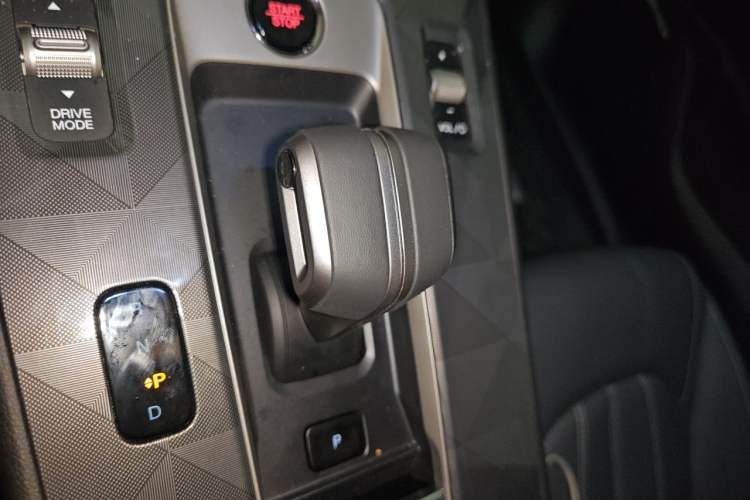 Used GAC Trumpchi EMPOW 2024 270T DCT Yingbao R-Style Edition Gear Lever